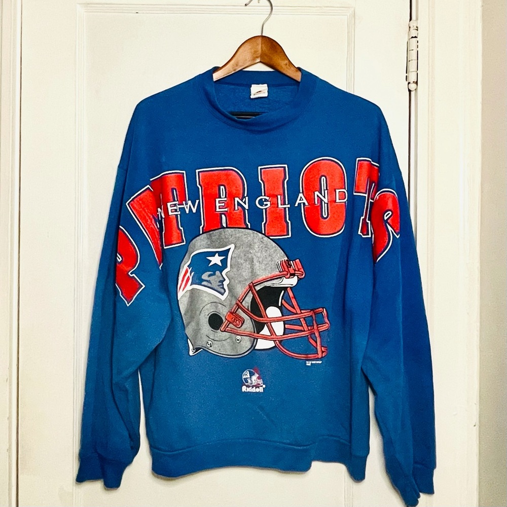 Men’s Vintage Patriots sweatshirt